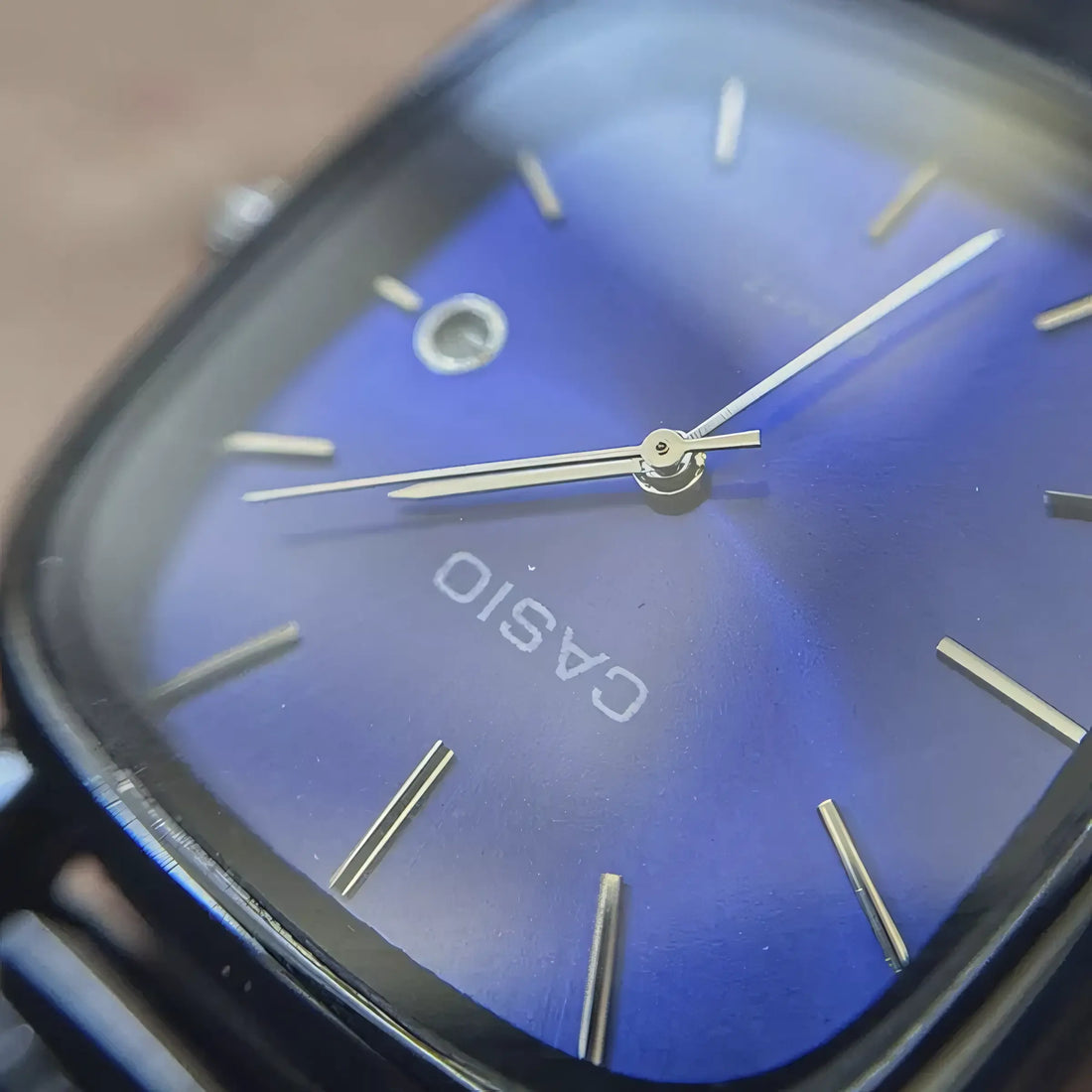 C A S I O Luxuriöse 36mm Uhr